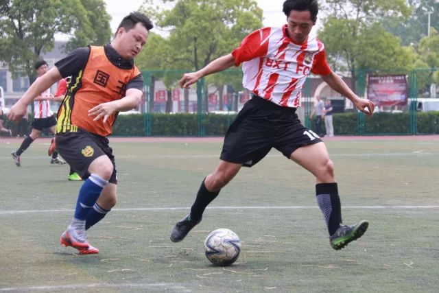 阿莫林迎来执教首胜，米兰4-2逆转曼联